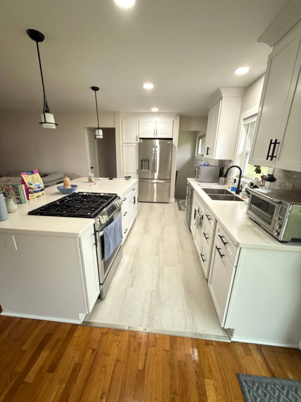 White modern kitchen
